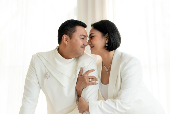 Cara Merayakan Happy Wedding Anniversary yang Romantis untuk Istri Tercinta